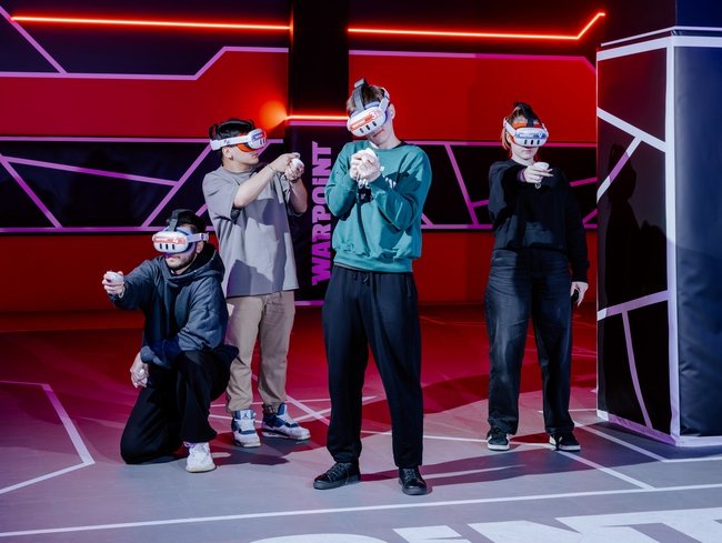 В пространстве VR-ROOM Warpoint есть детские и спортивные игры, стрелялки, фэнтези, хоррор 